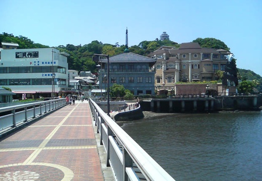 20100610103754-SO902i.jpg