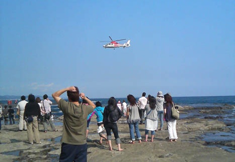 20100610152136-SO902i.jpg