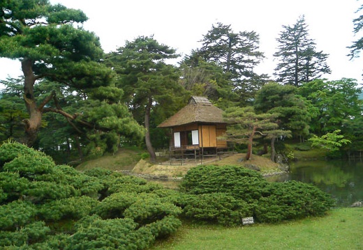 20110516155937-SO902i.jpg
